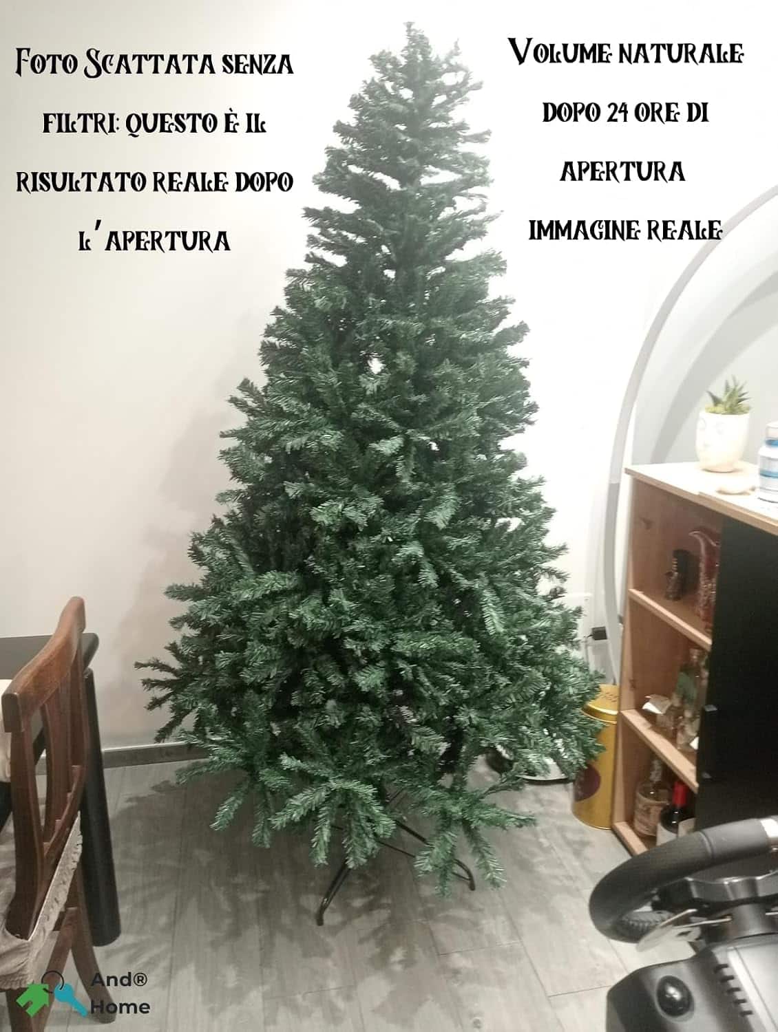 Dettaglio fotografico della chioma verde dell’albero artificiale AND HOME